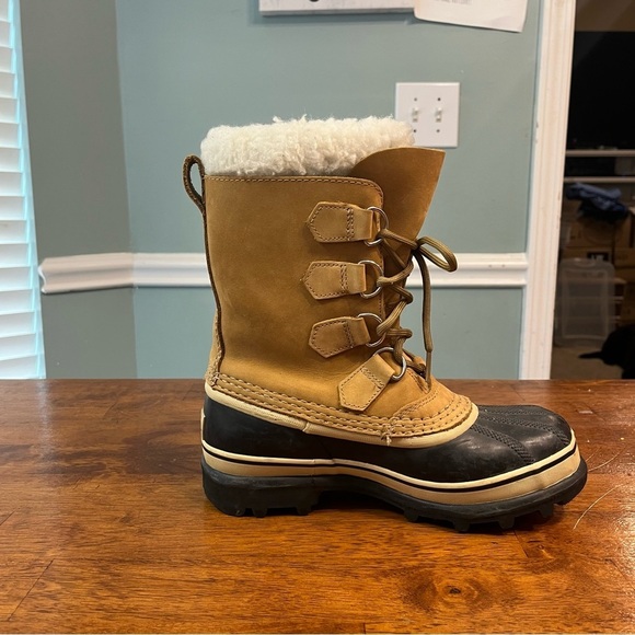 Sorel women’s Caribou boot size 6 tan black - Picture 2 of 9